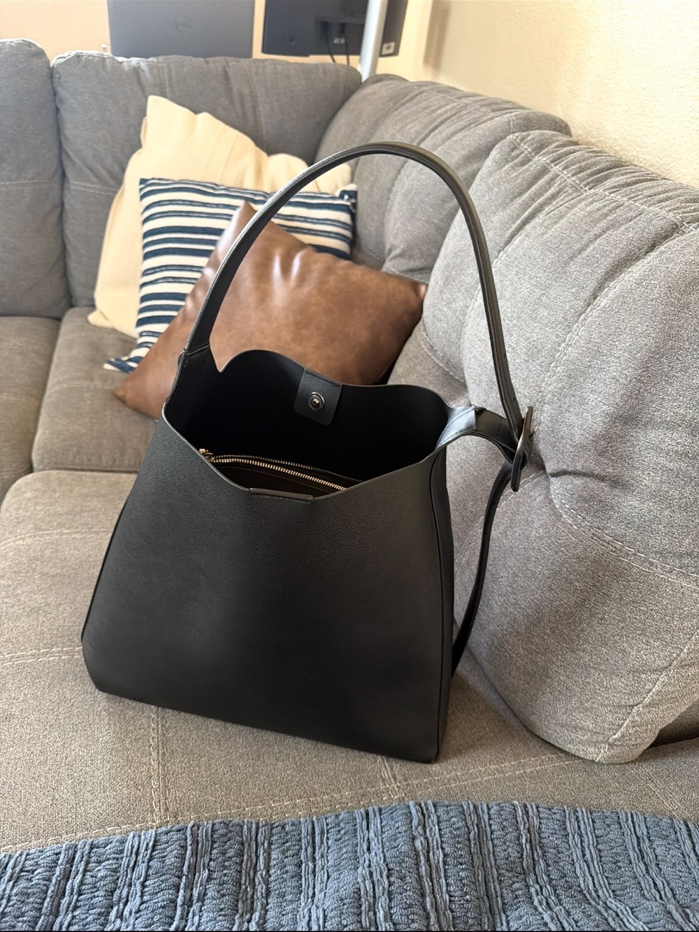 Minimalist Black Leather Shoulder Tote